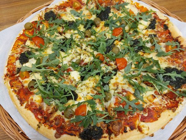Pizza fra restauranten